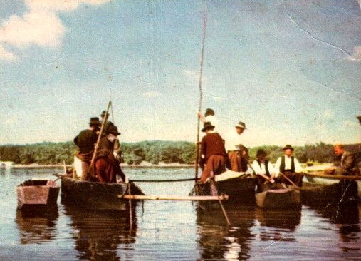 File:Silișteans fishermen in the 1950's .jpg