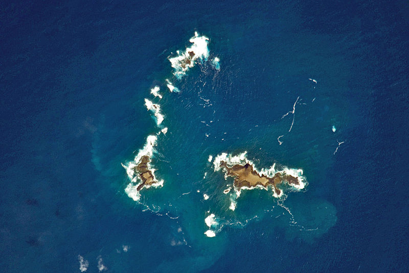 File:800px-Southern Savage Islands, Atlantic Ocean.jpg
