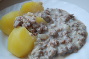 File:Minced Meat Sauce with Potatoes (Hakklihakaste Kartulitega).jpg