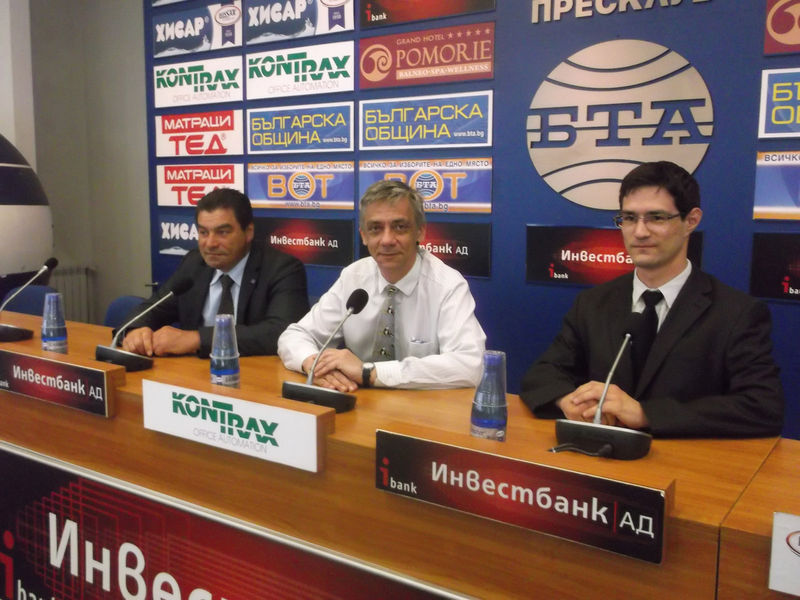 File:Bulgarian Telegraph Agency press conference of HSH Prince of Ecological Danubian Principality Ongal with his chancellor minister and minister of ecology.JPG