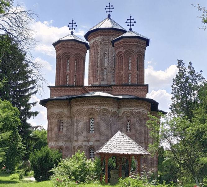 File:Snagov Monastery photo 3.png
