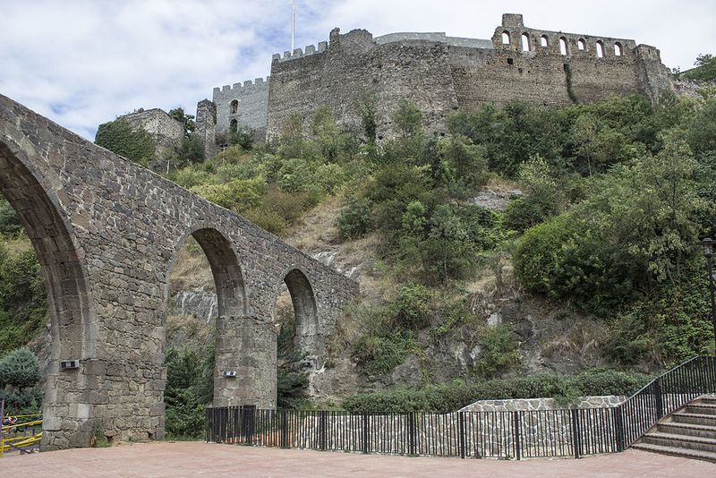 File:Trabzon City walls and Aquaduct.JPG