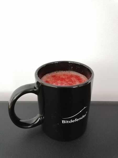 File:Vlasynian mug strawberries.jpg