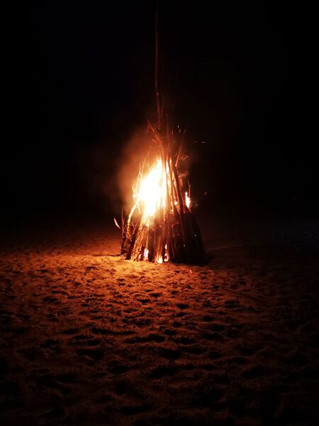 File:Bonfire at Libernesian Festival.jpg